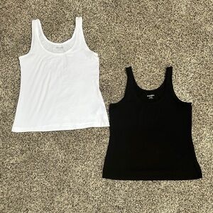 EUC Old Navy Tank Top Duo - White and Black, size Small Petite